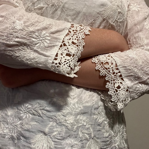 Zara - Floral Blouse, Hip length: Women's Size M - Picture 4 of 7